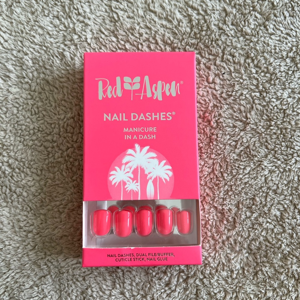 Red Aspen - Press On Nails